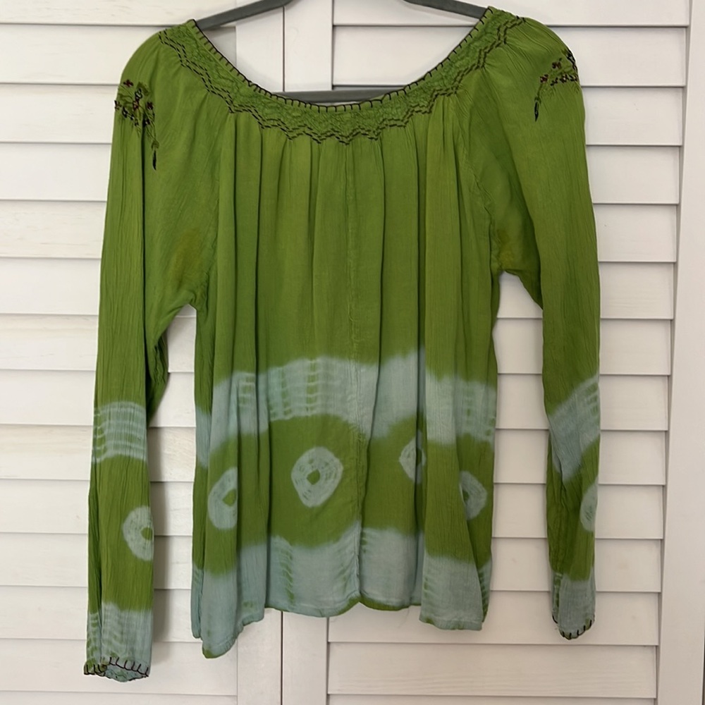 Rayon  blouse - Picture 2 of 3